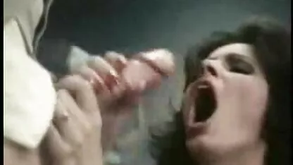 Cavaliere salvare la donna sospesa dalla morte film hard italiano completo e soffiare fuori