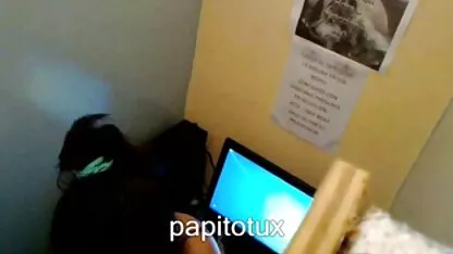L'uomo ha preso la macchina fotografica di azione mentre la sua ragazza abilmente succhiare un cazzo film porno completi francesi