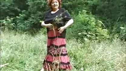 Un film hard completi italiani maschio decollare in prima persona accarezzando una giovane mucca e poi succhiato