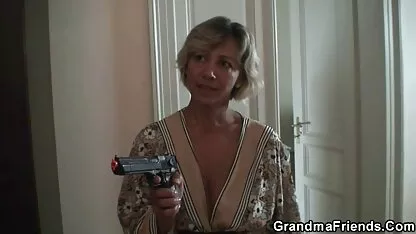 Barra nella film porno italiano gratis completo foresta giovane